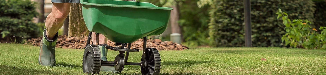 Gazonmest pakketten met organische meststoffen voor complete gazonverzorging per seizoen